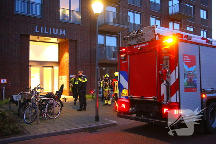 Brand in keuken door brandweer geblust