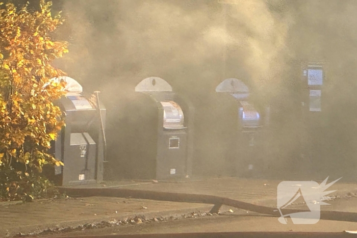 Veel rookontwikkeling bij brand in ondergrondse container