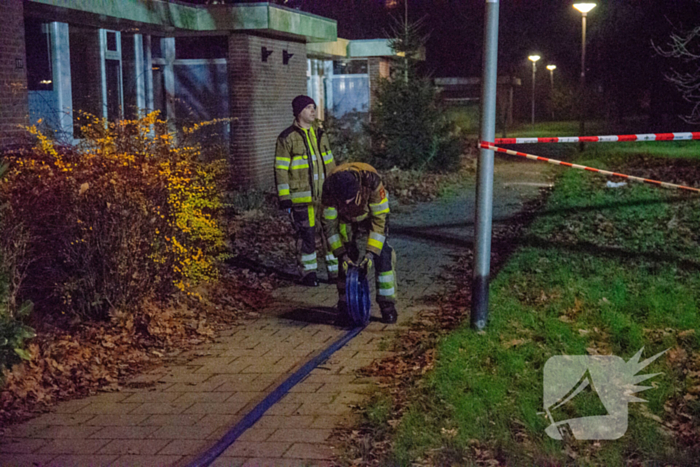 Supermarkt ontruimd en vol rook door brand