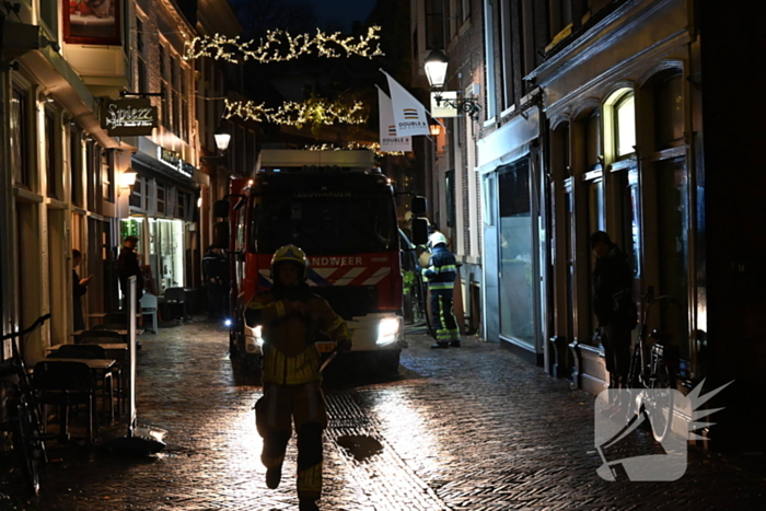 Keukenbrand in hamburgerrestaurant