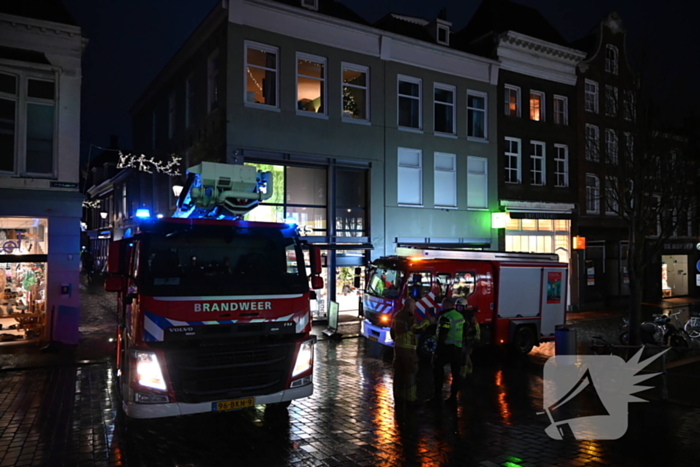 Keukenbrand in hamburgerrestaurant