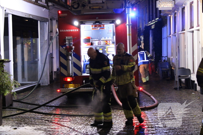 Keukenbrand in hamburgerrestaurant