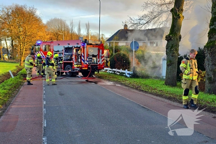 Brandweer blust brand in elektriciteitskast