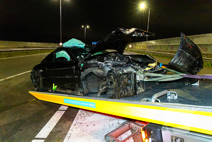 Peperdure bolide met prijskaart van 220 000 crasht