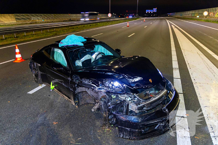 Peperdure bolide met prijskaart van 220 000 crasht