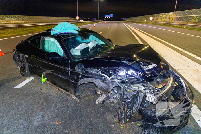 Peperdure bolide met prijskaart van 220 000 crasht