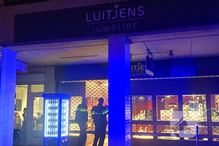 Politie doet onderzoek naar overval op juwelier