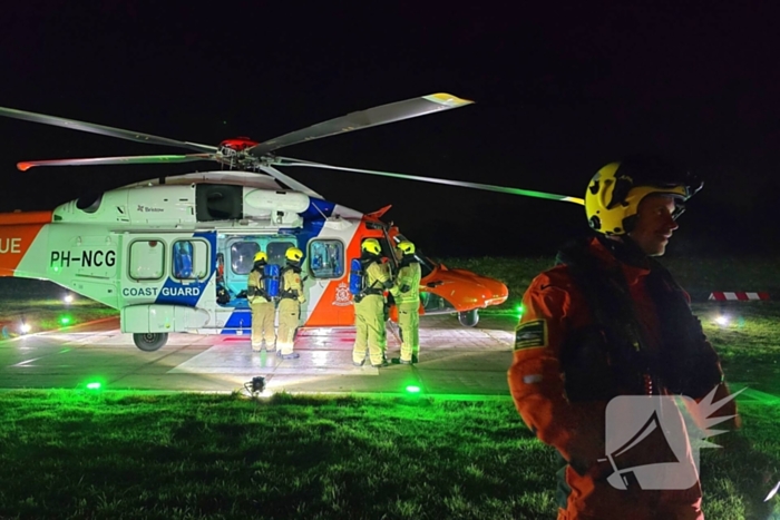 Kustwacht helikopter evacueerd patiënt van cruiseschip