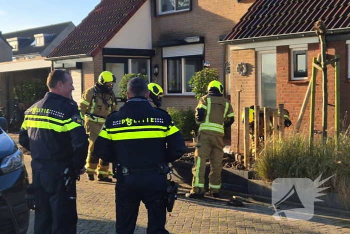 Brandweer graaft in tuin wegens gaslekkage