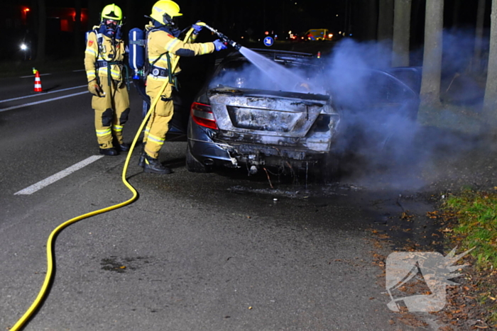 Auto volledig verwoest door brand