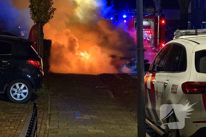 Personenwagen verwoest door brand