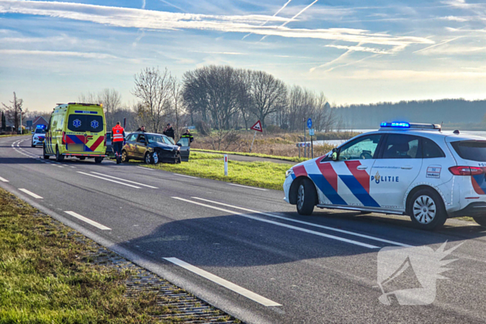 Toevallig passerende ambulance meldt frontale aanrijding