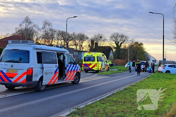 Voetganger zwaargewond bij aanrijding met personenauto