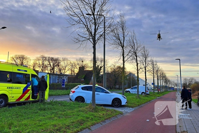 Voetganger zwaargewond bij aanrijding met personenauto