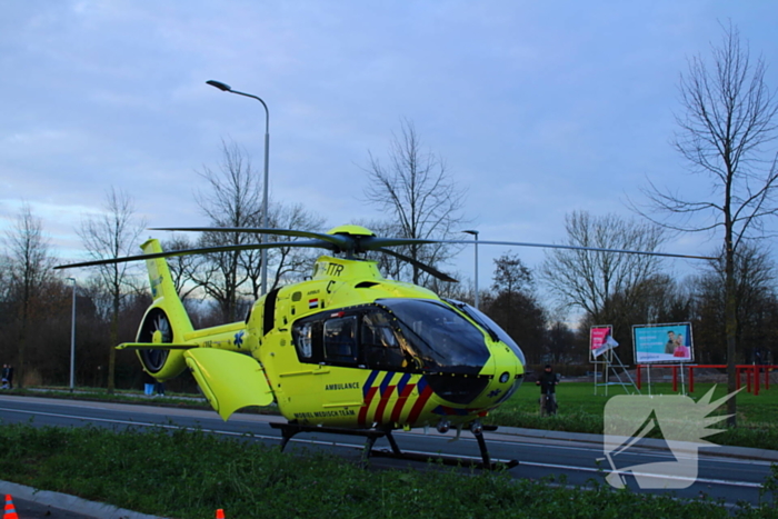 Voetganger zwaargewond bij aanrijding met personenauto