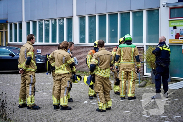 Brandweer doet onderzoek naar vreemde lucht