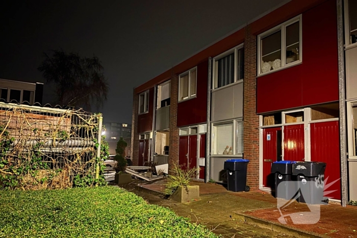 Voorgevel woning verwoest door explosie