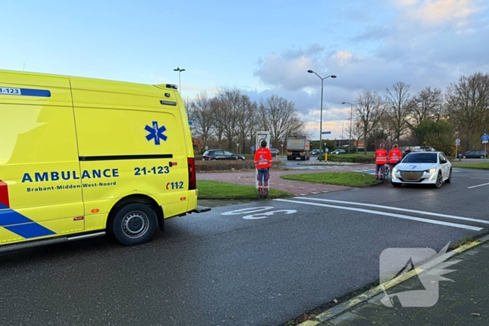 Fietser aangereden op rotonde