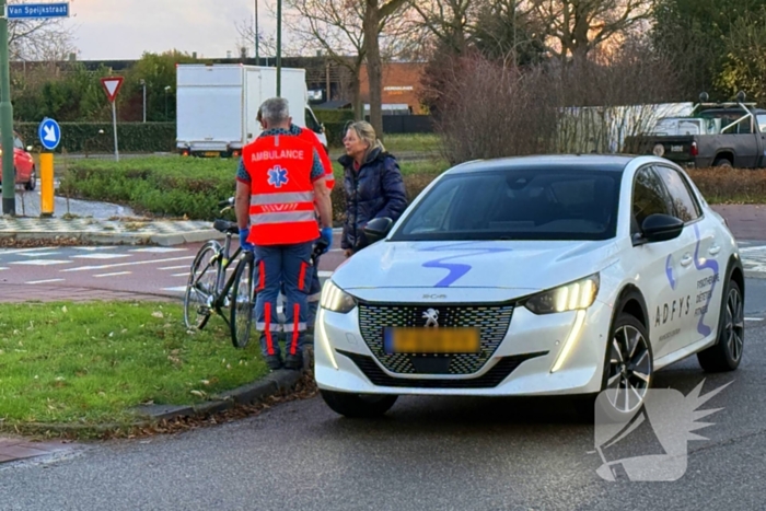 Fietser aangereden op rotonde