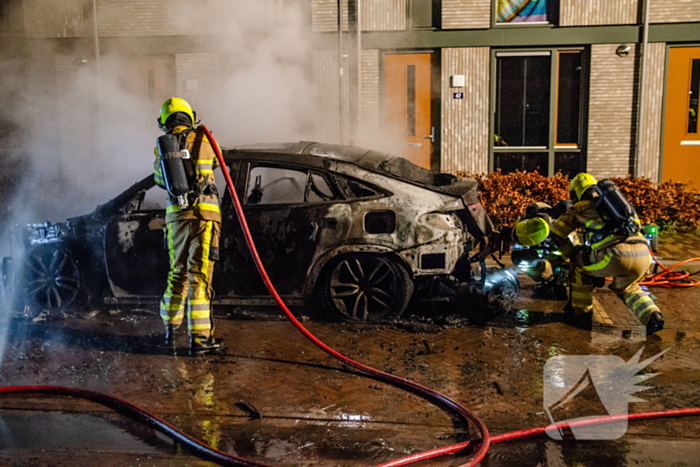 Auto volledig uitgebrand