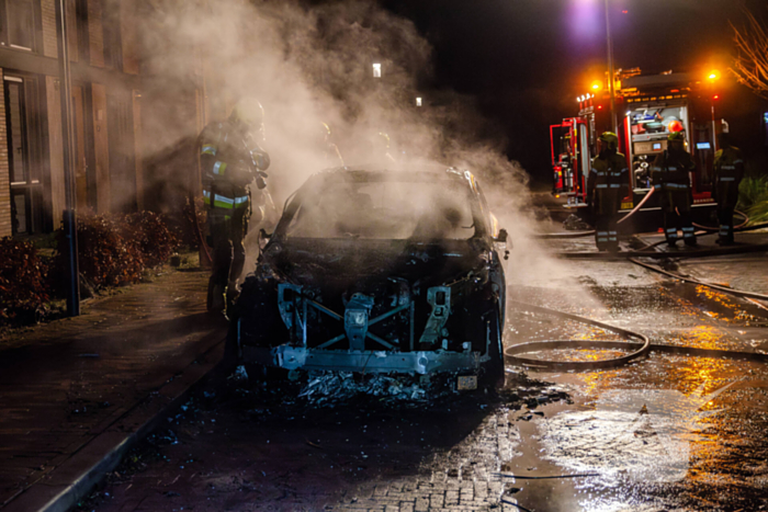 Auto volledig uitgebrand