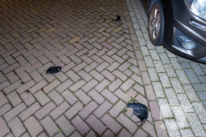 Motorrijder vlucht na aanrijdingen tijdens achtervolging