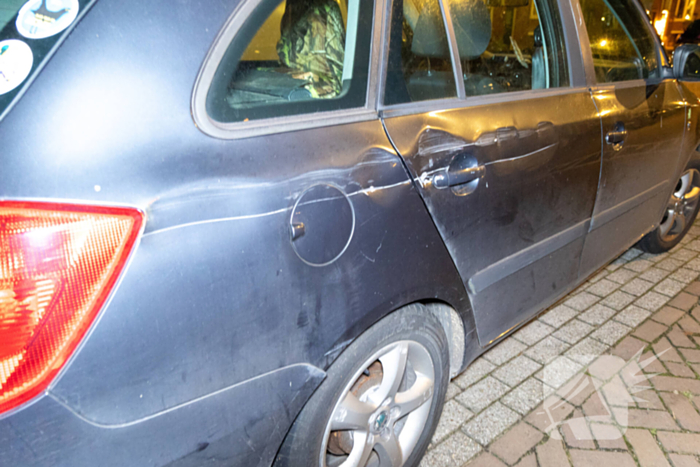 Motorrijder vlucht na aanrijdingen tijdens achtervolging