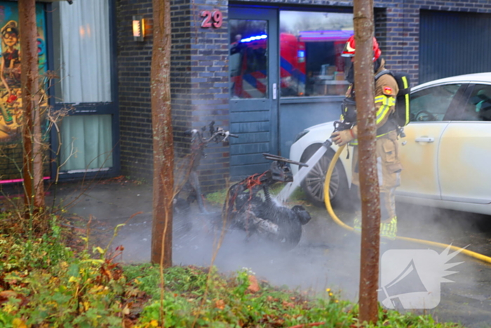 Scooter gaat in vlammen op