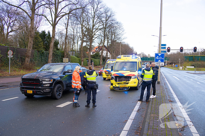 Ambulance in botsing tijdens spoedrit