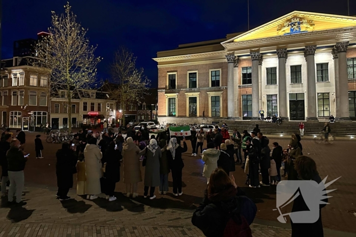 Demonstranten verzamelen zich voor demonstratie van Syrische premier