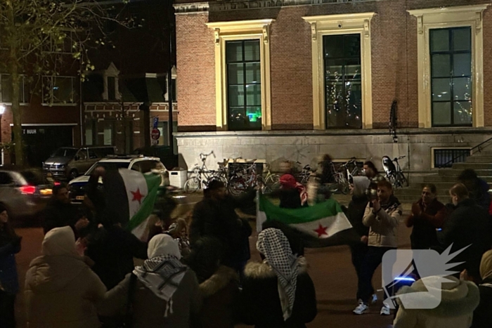 Demonstranten verzamelen zich voor demonstratie van Syrische premier