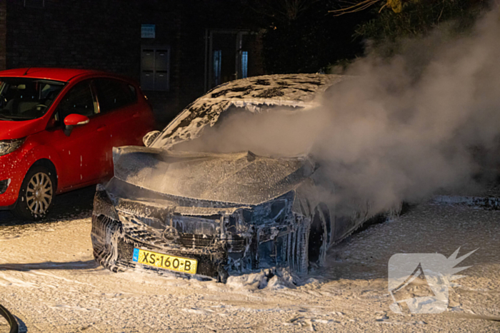 Brandweer ingezet voor autobrand