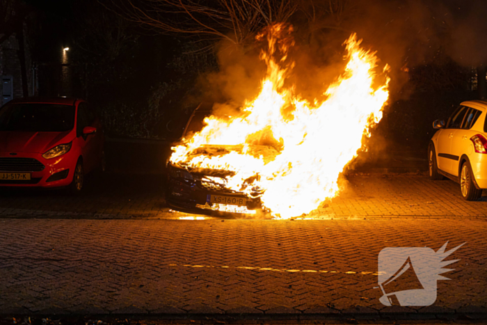 Brandweer ingezet voor autobrand