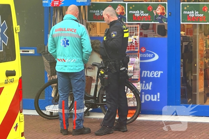 Fietser komt hard ten val