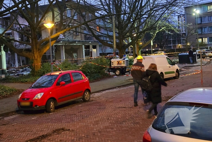 Bewoners halen spullen op na verwoestende explosie