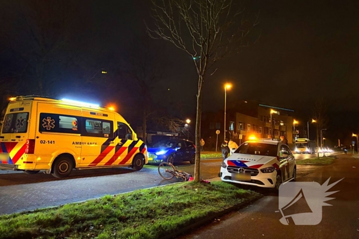 Fietser zwaargewond bij aanrijding met auto