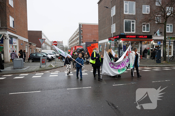 Kinderen vechten voor hun clubhuis met creatieve actie