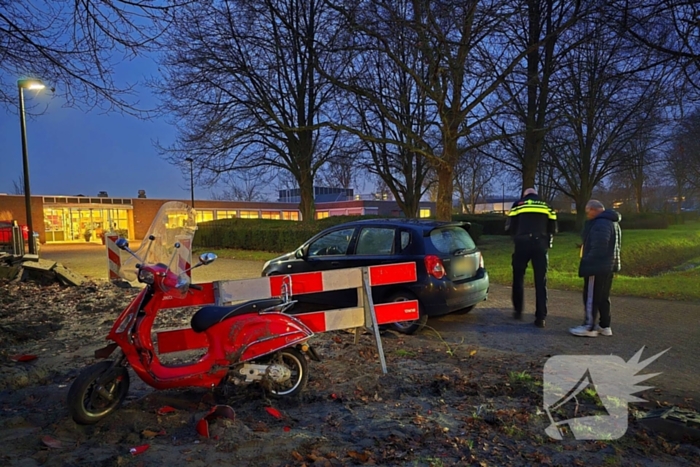 Scooter fors beschadigd na aanrijding