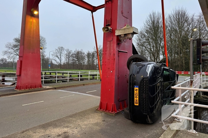 Paniekmanoeuvre leidt tot ongeval op ophaalbrug