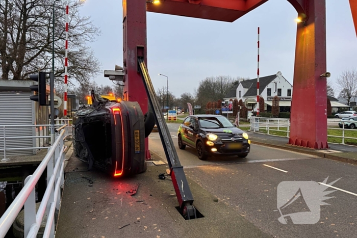 Paniekmanoeuvre leidt tot ongeval op ophaalbrug