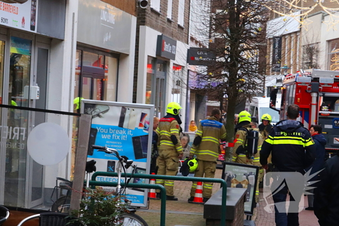 Drukke winkelstraat afgesloten wegens gaslucht