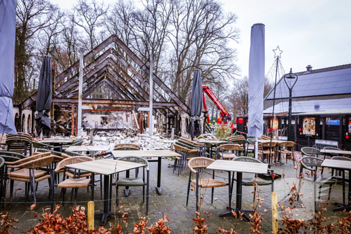 Pannenkoekenhuis compleet verwoest na enorme brand