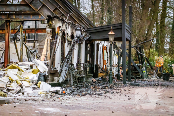 Pannenkoekenhuis compleet verwoest na enorme brand