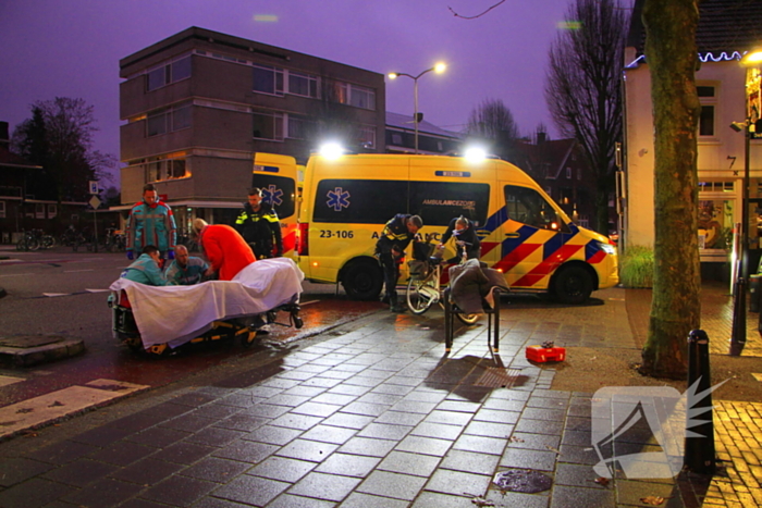 Fietsster botst tegen stoeprand