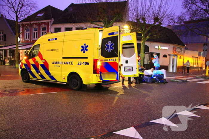 Fietsster botst tegen stoeprand