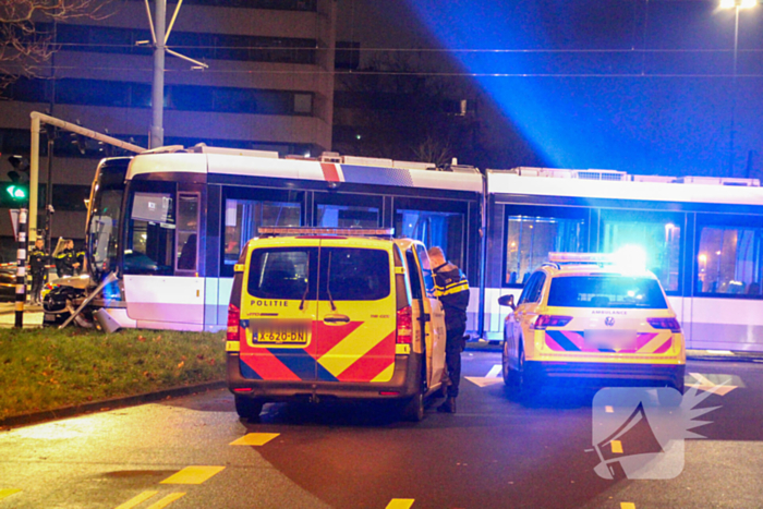 Meerdere gewonden bij ernstige botsing tussen auto en tram