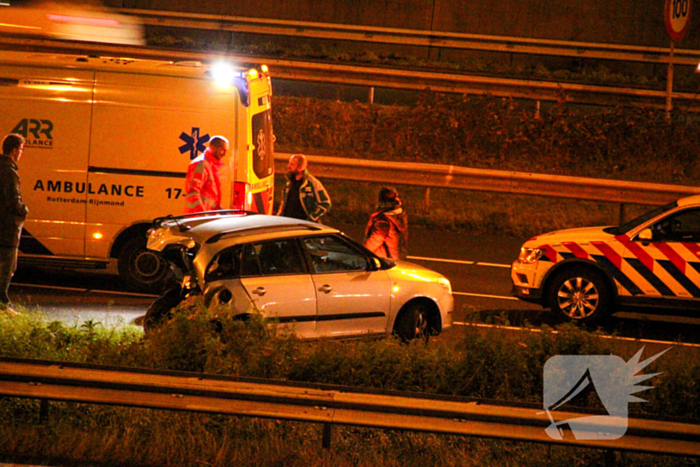 Auto zwaar beschadigd na ongeval op snelweg