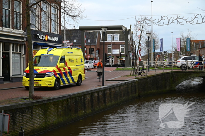 Fietsster belandt in gracht