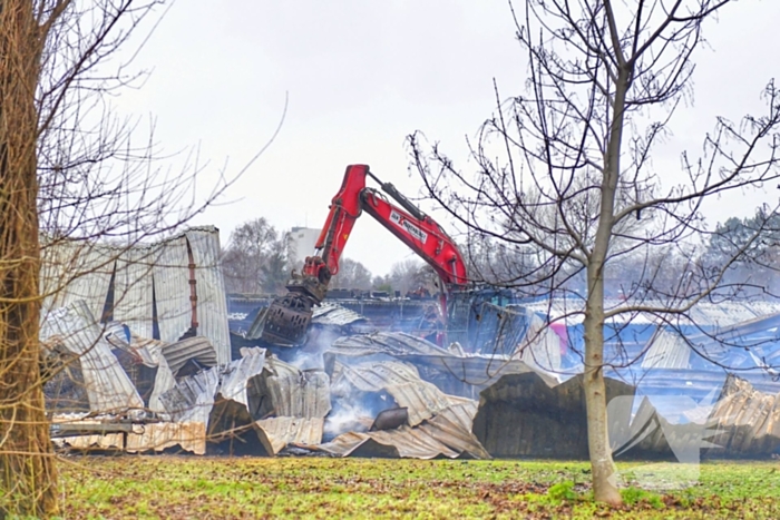 Brandmeester bij brand houthandel nablussen begonnen