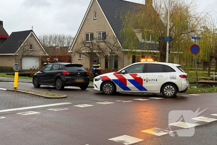 Fietser naar ziekenhuis na botsing met auto